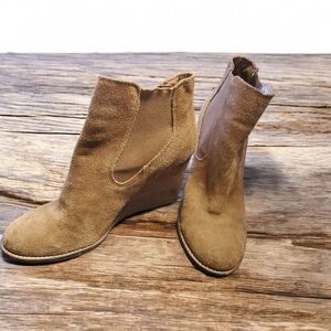 Lucky Brand Tan Suede Ankle Boots